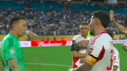   [VIDEO] El fuerte cruce entre Nicolás Otamendi y Agustín Marchesín tras el Benfica-Boca 