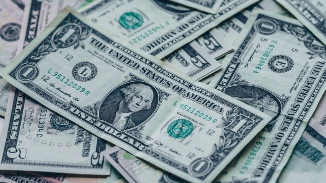 Fed mantuvo tasas de interés, pero prevé dos caídas a fin de año