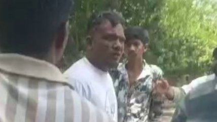 Único sobreviviente del accidente de Air India recibió el alta y asistió al funeral de su hermano Único sobreviviente del accidente de Air India recibió el alta y asistió al funeral de su hermano