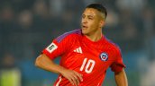 Aseguraron que Alexis está de vacaciones en Chile junto a una joven modelo rusa