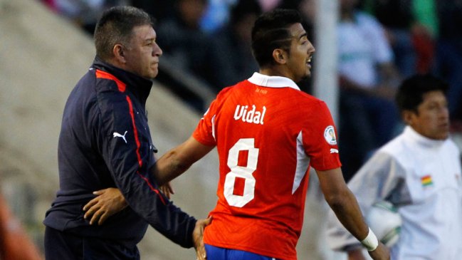 Borghi sobre Vidal: Con esa actitud deja de ser un ejemplo para la barra de Colo Colo