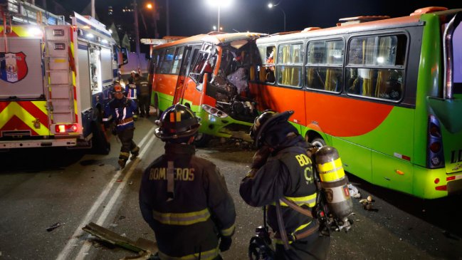 Adelantamiento ilegal causó fatal choque de micros en Valparaíso