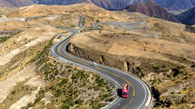 Perú pide un préstamo de 200 millones de dólares a CAF para mejorar carreteras