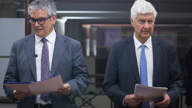 Comisión del Senado interroga al SII por alza en contribuciones