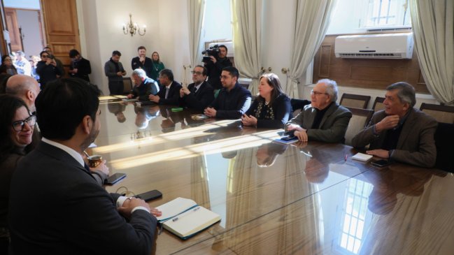 Oficialismo se articula tras primaria: Apoyo a Jara y llamado a incluir a la DC