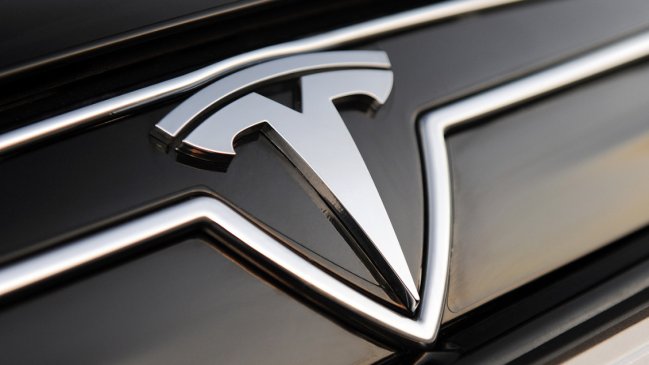 Tesla enfrenta baja en sus ventas en medio de peleas de Musk con Trump
