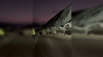  Derrumbe cortó tránsito en Ruta 5 Norte: Afectada la cuesta camino a Arica  