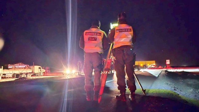 Dos fallecidos tras choque entre una camioneta y un camión en María Elena