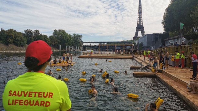 Francia habilitó el río Sena para bañistas luego de 102 años de prohibición