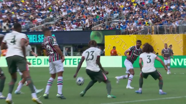 [VIDEO] El polémico penal que desestimó el árbitro a favor de Fluminense ante Chelsea tras revisar el VAR