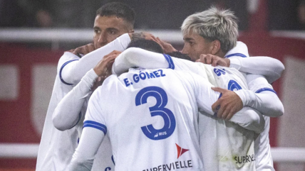   Claudio Baeza gritó campeón con Vélez tras ganar la Supercopa Internacional ante Estudiantes 