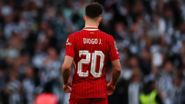 Liverpool oficializó el retiro de su camiseta número 20 en honor a Diogo Jota