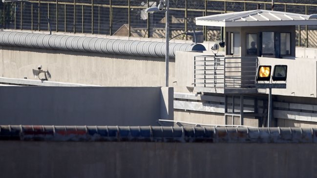Francia: Recluso se fugó de una cárcel escondido en el bolso de ropa de otro detenido