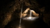 Descubren a una mujer rusa y sus pequeñas hijas viviendo en remota cueva de India