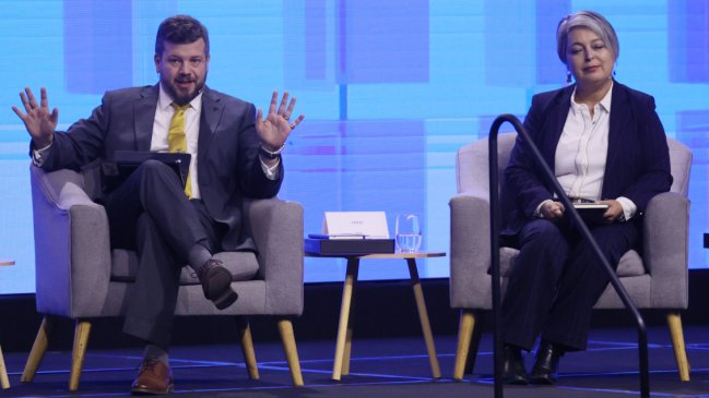 Jara evitó responder a insultos de Kaiser: No merecen comentario