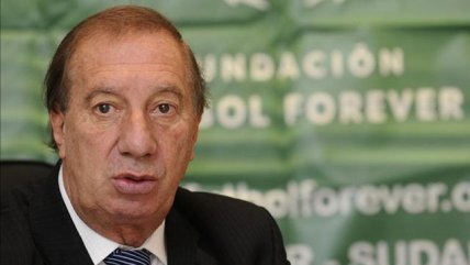   La salud del exentrenador argentino Carlos Bilardo empeora, según un cercano 