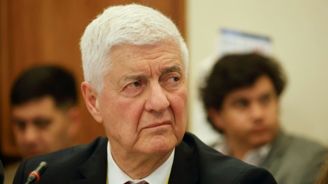 Exdirector del SII defiende a Etcheberry: 