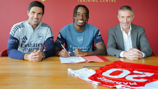 Arsenal oficializó el fichaje del extremo inglés Noni Madueke