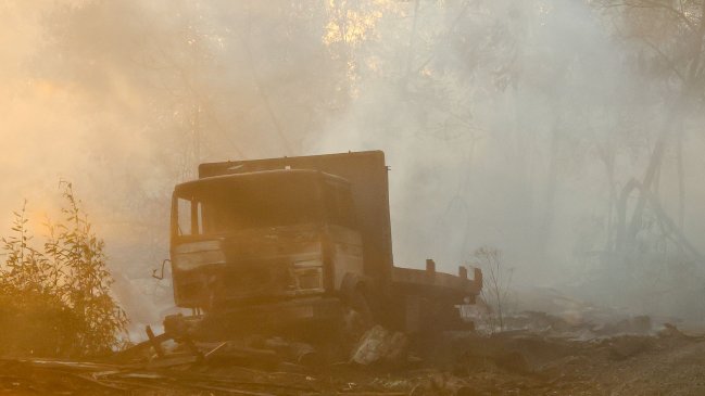Malleco: Camionero denunció que lo forzaron a manejar 17 km y luego quemaron su máquina