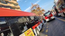 Dos micros chocaron en Providencia: hay al menos 10 lesionados