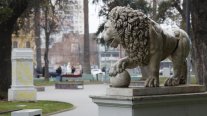 León de mármol de parque Italia de Valparaíso perdió su cola
