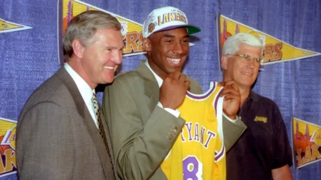 Zapatillas de Kobe Bryant fueron subastadas en millonaria cifra