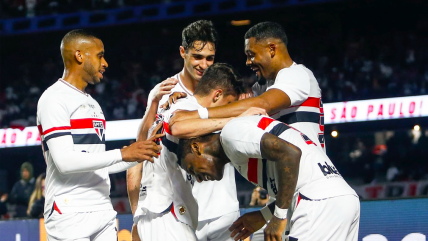Gonzalo Tapia vio desde el banco el triunfo de Sao Paulo sobre Paranaense por Copa de Brasil
