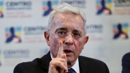  Álvaro Uribe denuncia un sesgo por parte de la jueza que lo condenó  
