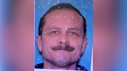   EE.UU.: Buscan a exsoldado acusado de asesinar a cuatro personas en un bar 