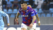 Gary Medel se quejó del arbitraje tras el empate de la UC: Nos están perjudicando mucho