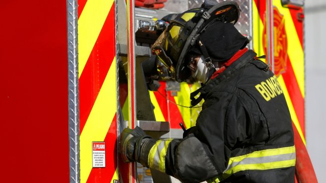 Masivo incendio afecta a terminal Asocapec en Arica