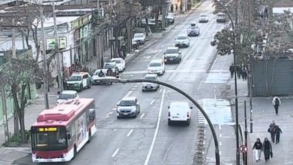  Sujetos chocaron tras eludir un control policial en Quinta Normal  