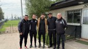 Claudio Bravo visitó a viejos conocidos en el Estadio Monumental