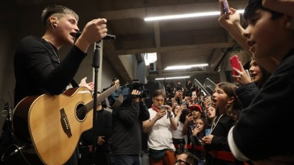   Kidd Voodoo protagonizó show sorpresivo y gratuito en estación del Metro 