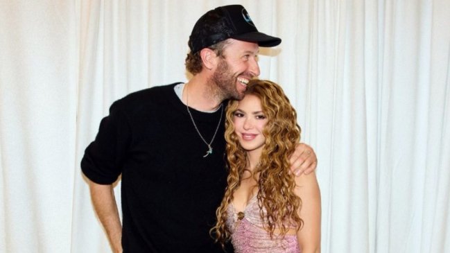 Shakira agradece a Chris Martin por 