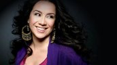 Claudia Acuña vuelve a Chile con show en una