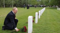 Putin realizó ofrenda florar en cementerio donde yacen restos de pilotos soviéticos