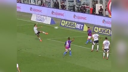   Colo Colo descontó ante la UC con un golazo de Erick Wiemberg 