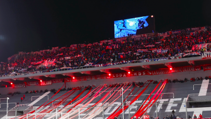 Autoridad de Conmebol denunció que desalojo de hinchas de la U no fue solicitado