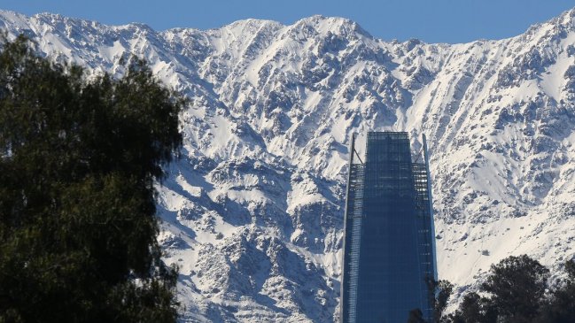 Santiago experimenta ola de frío matinal, pero tardes 