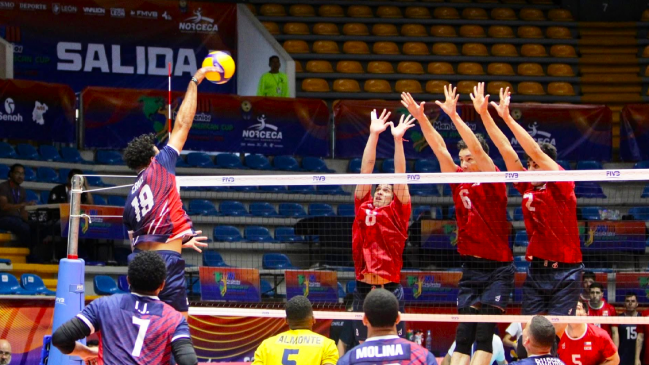 Chile debutó con triunfo sobre República Dominicana en la Copa Panamericana de vóleibol