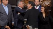 Senadores mexicanos despidieron tensa sesión con empujones, golpes y gritos