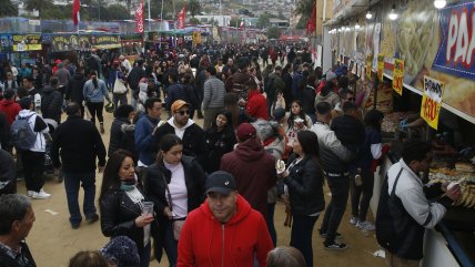   Chile es el quinto país del mundo con más feriados: Algunos quieren reducir, otros aumentar 