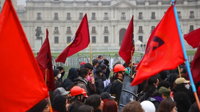 Romería a 52 años del golpe: Masiva marcha recuerda a víctimas de la dictadura