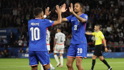   Mbappé lideró a Francia con gol y asistencia en su remontada ante Islandia 