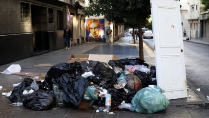   Ñuñoa multará con hasta 346 mil pesos a quienes boten colillas u orinen en la calle 
