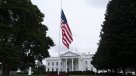 Bandera de Estados Unidos ondea a media asta por muerte de Charlie Kirk