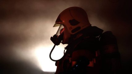  Bomberos combate incendio en bodega de la Municipalidad de Cerro Navia 