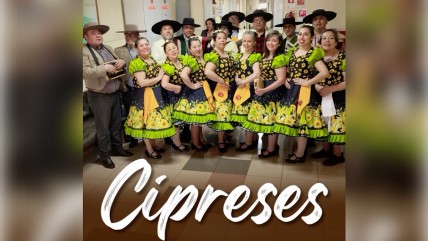   Partamos por Casa: Cuatro décadas del grupo folklórico Los Cipreses 