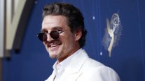 No ganó, pero sí brilló: Así fue el deslumbrante look de Pedro Pascal en los Emmy 2025